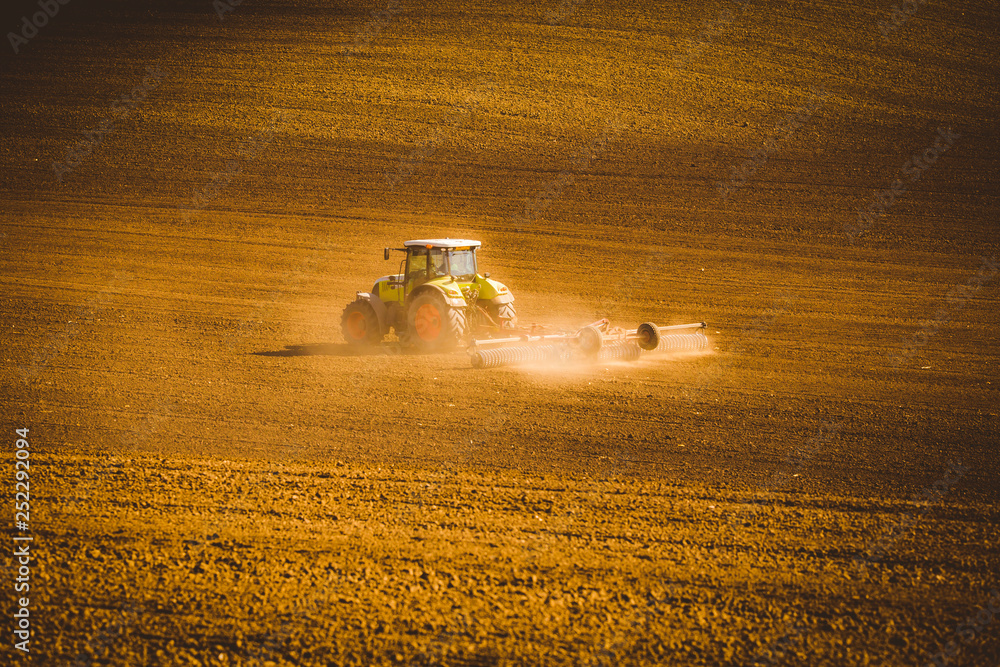 Fototapeta premium Autumn work in the field