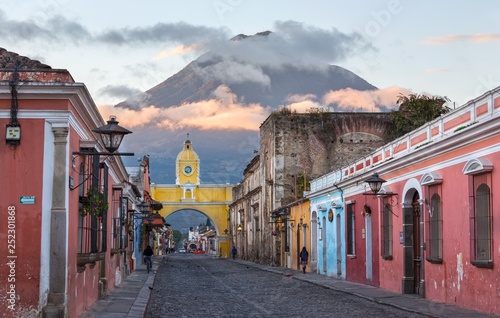 Canvas Print Colonial Architecture and Street Scene during Early Morning Sunrise in Antigua G