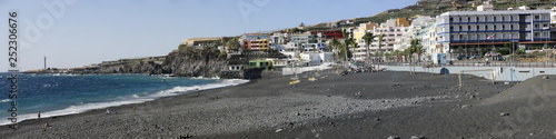 schwarzer Sandstrand in Puerto Naos photo