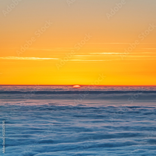 Inversionswetterlage im Sonnenuntergang