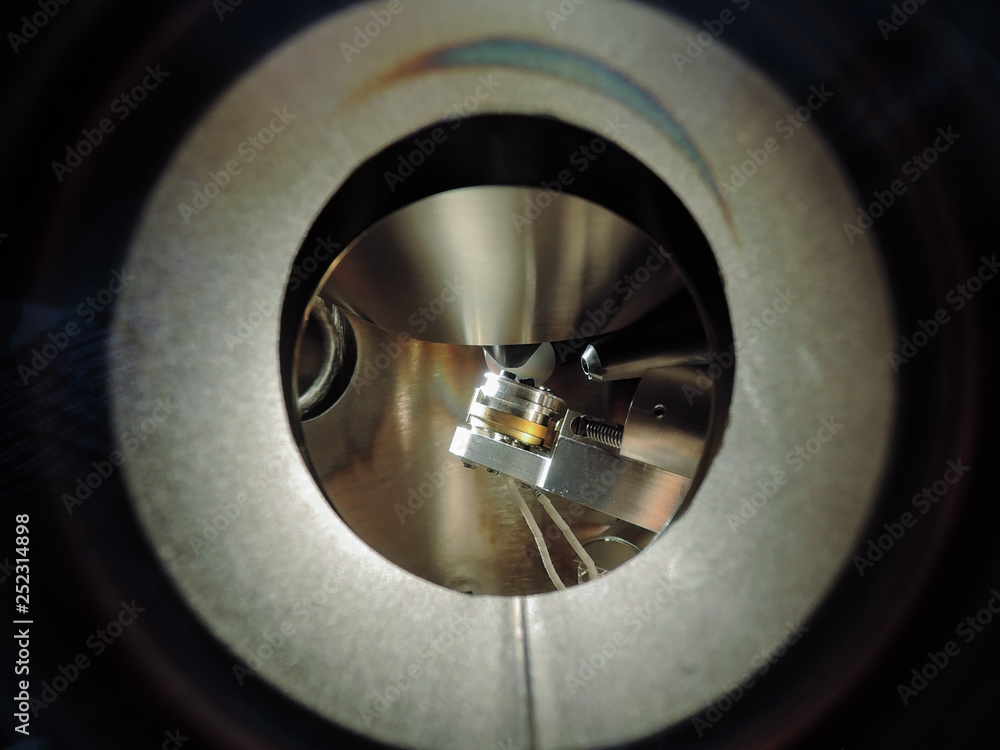 High vacuum analytical chamber with sample inside Stock Photo | Adobe Stock