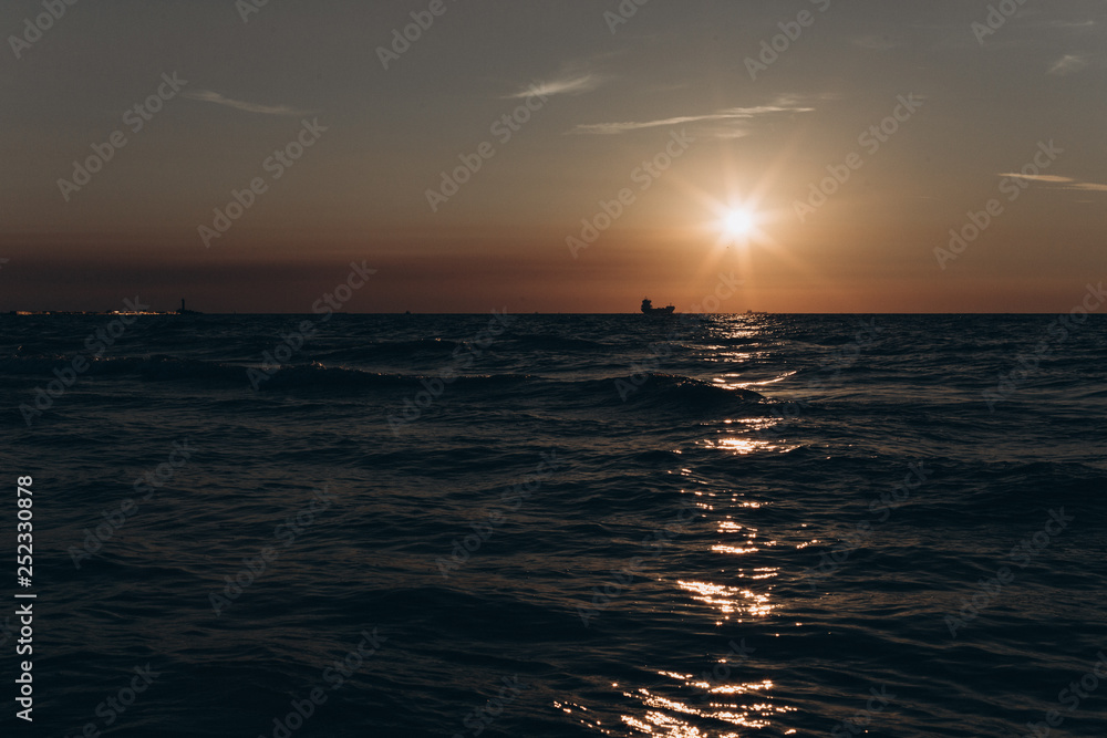Obraz premium Suset evening on sea. Nature ocean landscape