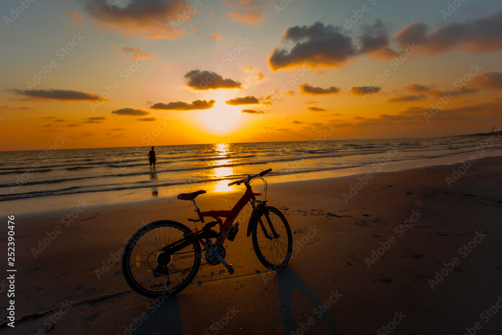 Fototapeta premium Thailand, Adult, Adults Only, Beach,man.bike,sunset