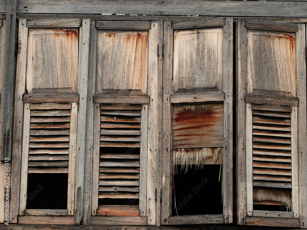 Antique wood doors for Thai old home style Antique wood doors for Thai old home style