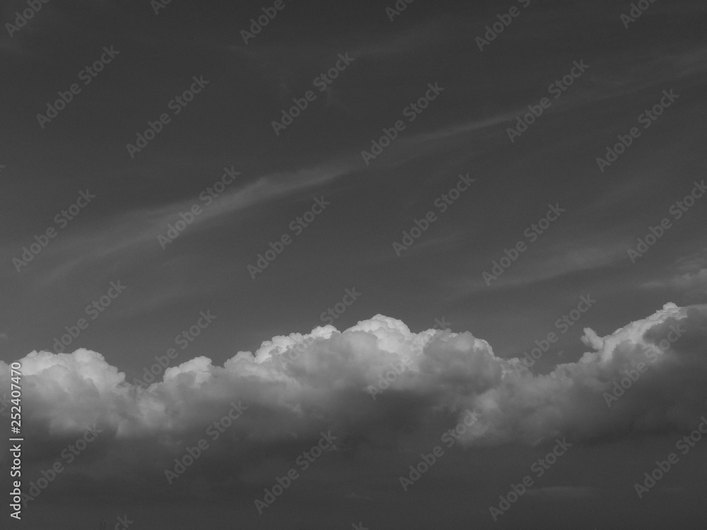 Fototapeta premium cloudy sky black and white