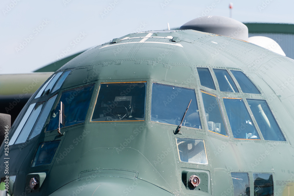 Obraz premium 軍用輸送機