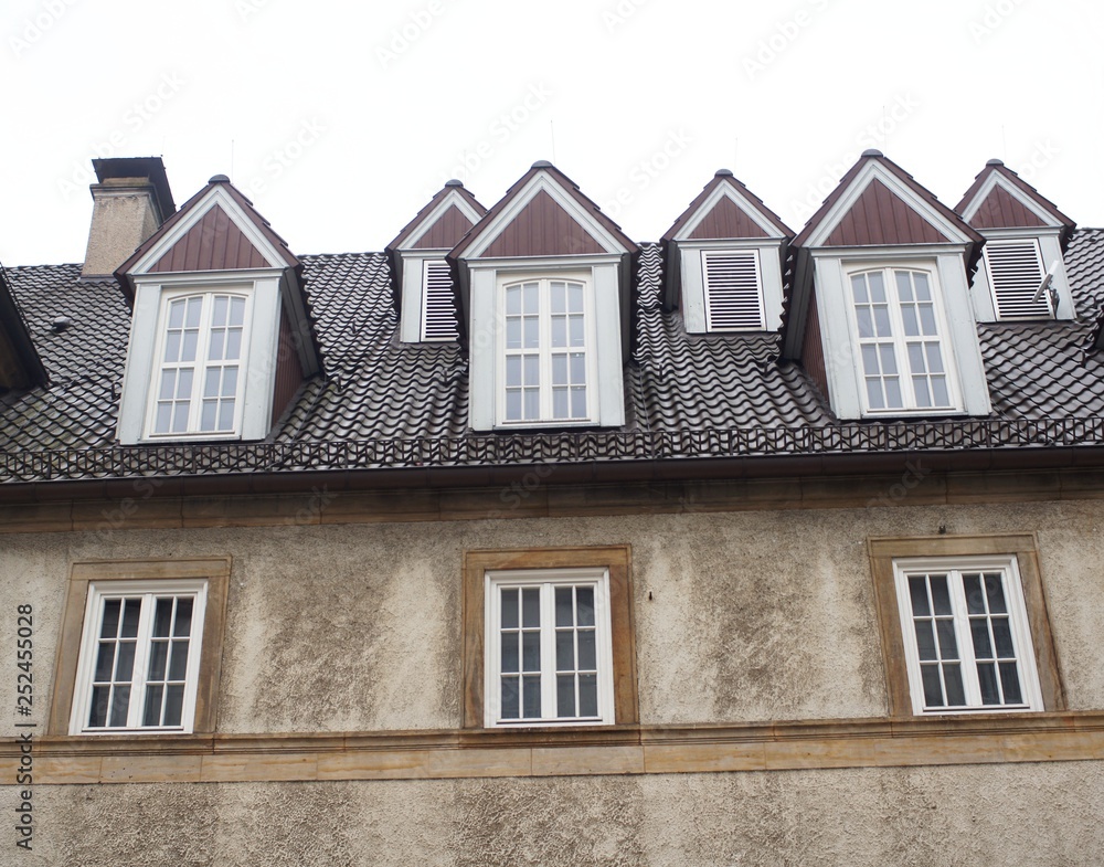 old House,house, building, architecture, home, window, facade, old, windows, city, roof, brick, exterior, sky, construction, houses, town, wall, residential, urban, apartment, 