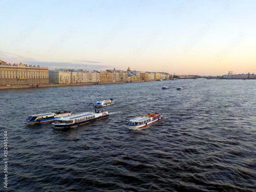 Fototapeta premium Boats on the Neva River, St. Petersburg
