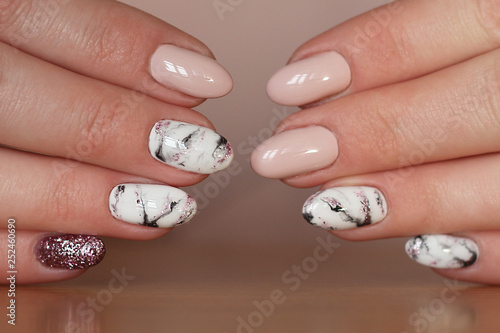 nails manicure marble, white, black, pink, shiny