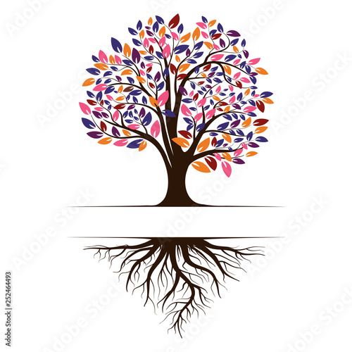 Foto Logo of a green life tree with roots and leaves