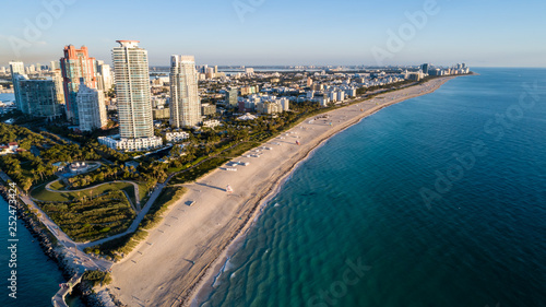 Aerial view of South Beach from above South Point © ulora