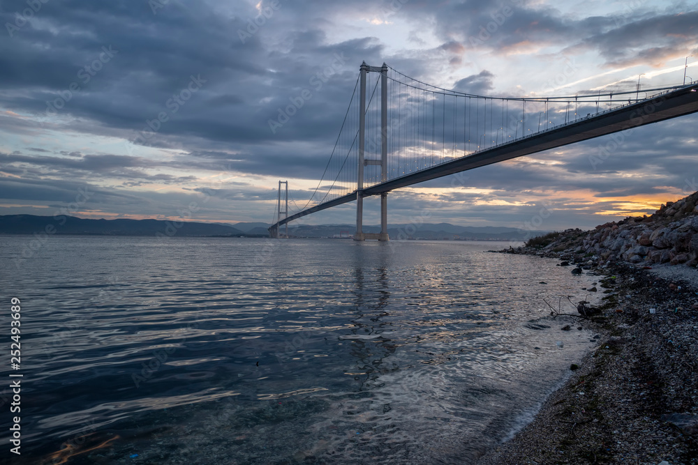 Obraz premium Osman Gazi Bridge (Izmit Bay Bridge). Izmit, Kocaeli, Turkey