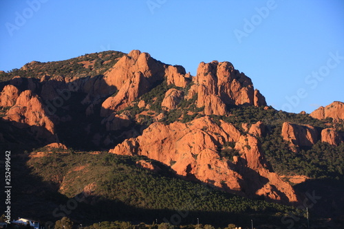 rochers de Saint Barth  l  my dans l Esterel