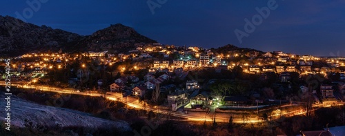 Bild auf Leinwand Manzanares el Real durante la noche