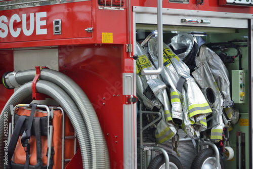 消防車と消防服