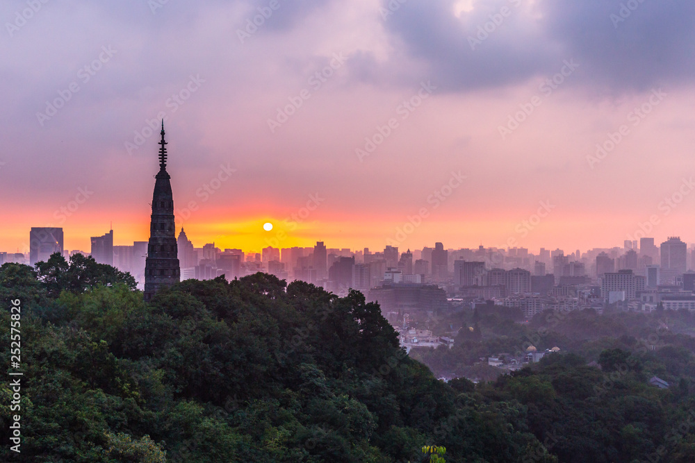 Obraz premium landscape of baoshi mountain in west lake