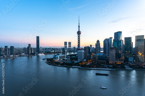 shanghai skyline © THINK b