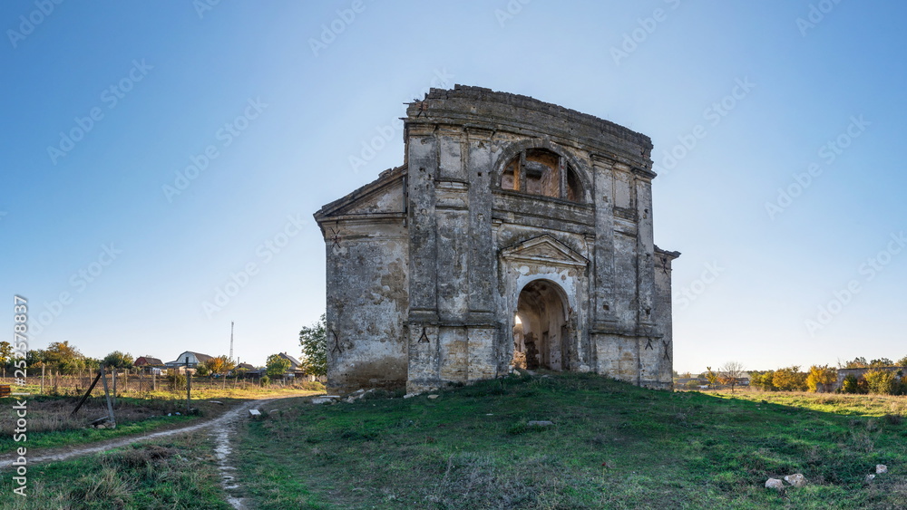 Obraz premium Abandoned church in Kamenka, Ukraine