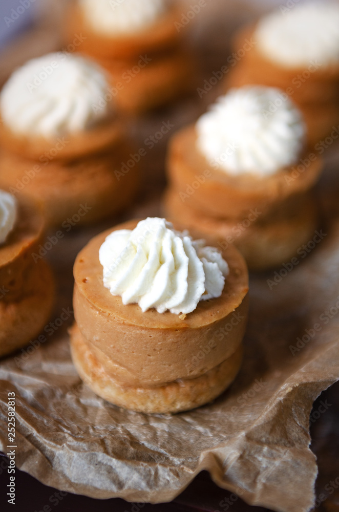 caramel mini cheese cake canapes caramel mini cheese cake canapes