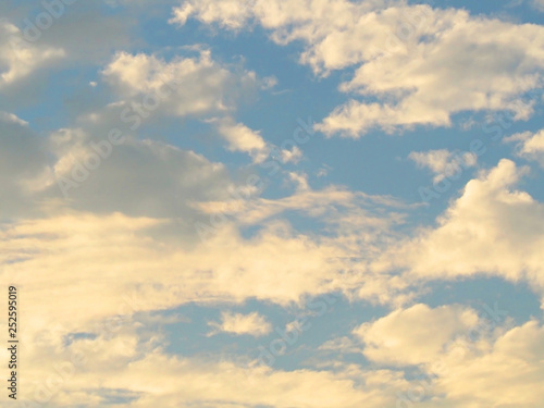 Fototapeta Naklejka Na Ścianę i Meble -  cloudy blue sky background