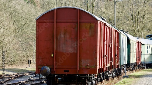 Alte Zugwagons, nicht mehr genutzt, Verrottung, Abstellgleis 