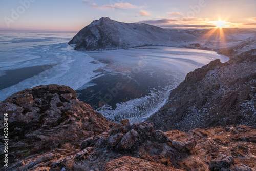 Tableau sur toile Sunset over Aya Bay, Winter Baikal