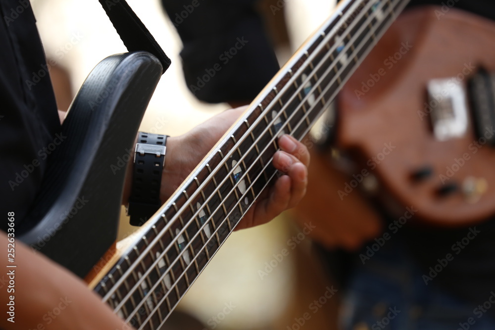 Fototapeta premium man playing guitar