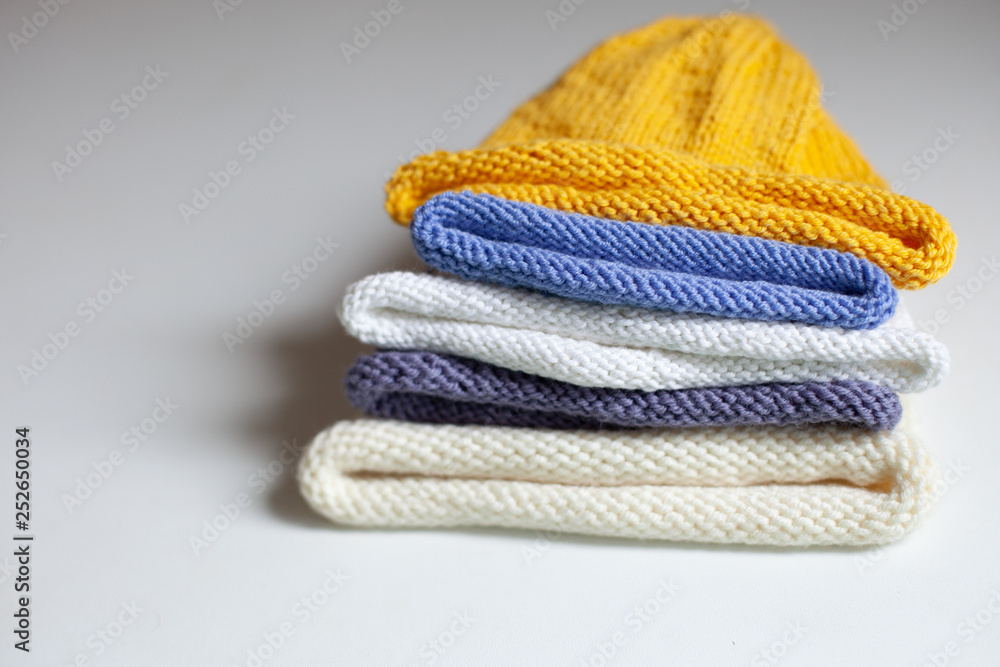 Children's knitted hats, with natural wool, handmade Children's knitted hats, with natural wool, handmade