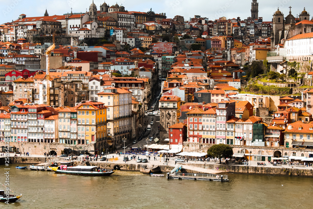 View onto the picturesque houses in the old town / old city of Porto with river Douro (Porto, Portugal, Europe)