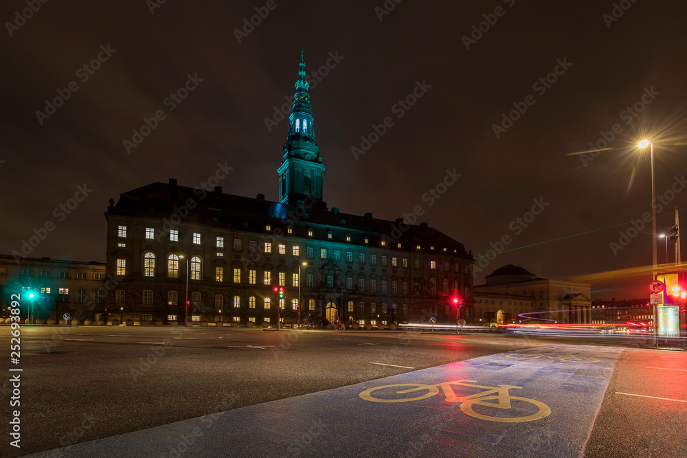 Fototapeta premium Christiansborg at night during the light festival