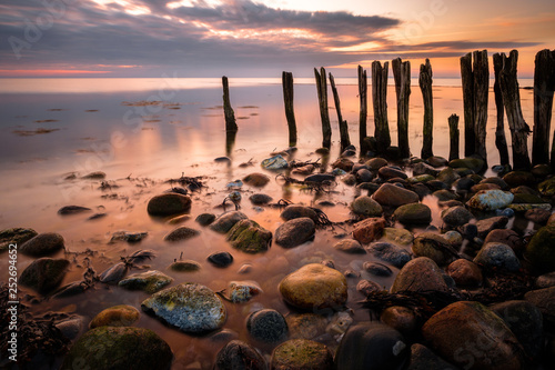 Goldener Sonnenaufgang an der Ostsee bei Behrensdorf