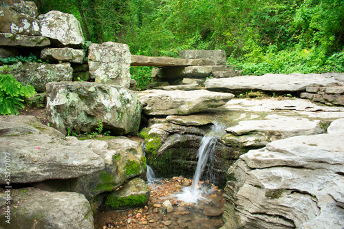 Obraz na plátne Rock Bridge Waterfall, Crystal Bridges, Bentonville, AR