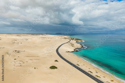 Fototapeta Naklejka Na Ścianę i Meble -  beach and sea - corralejo - fuertaventura