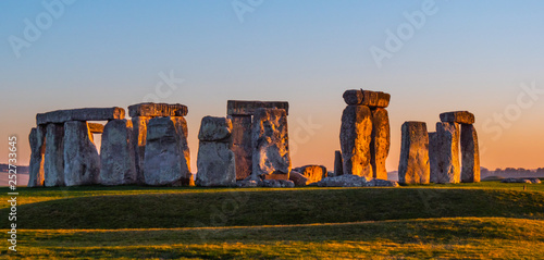 Fotografie World famous rocks of Stonehenge in England
