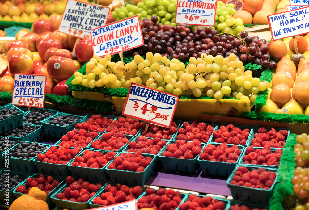 farmers market berries