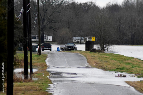 Tennessee communities feel impact of floodwaters