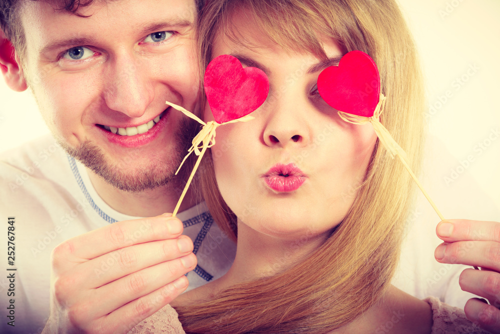 Fototapeta premium Couple blinded by their love.