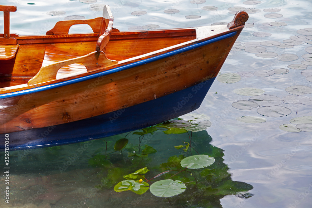 Fototapeta premium boat on the lake