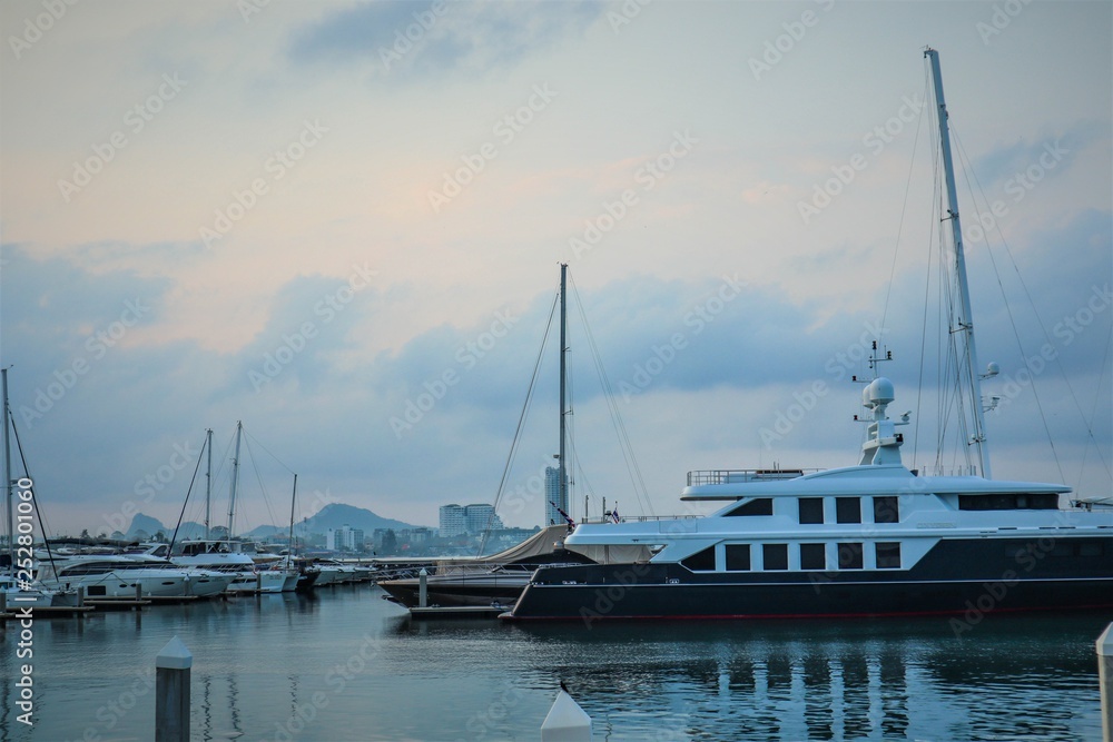 Fototapeta premium yachts in the marina