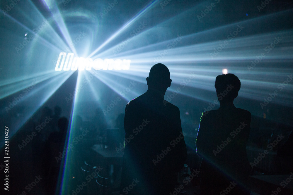 Fototapeta premium Musikverananstaltung mit Lichtshow 