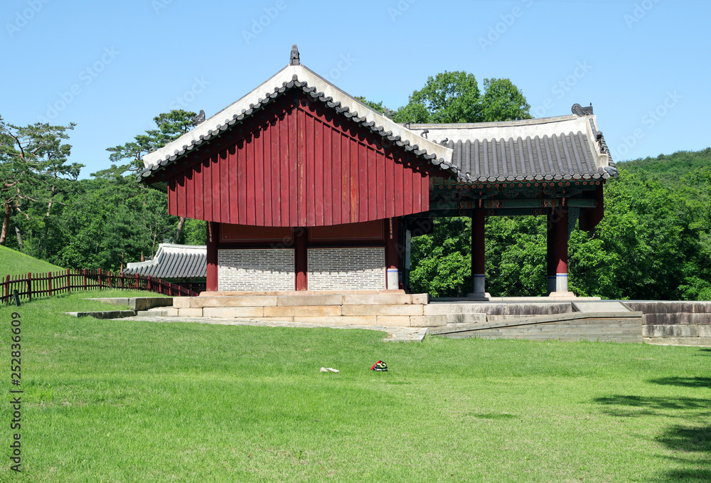 The Royal Tombs called The Royal Tombs called
