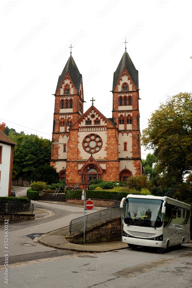 Mettlach, Lutwinuskirche