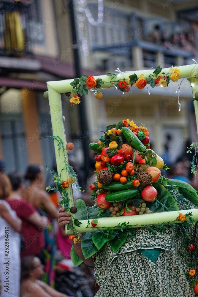 Les fruits et légumes à la grande parade du carnaval de Cayenne en