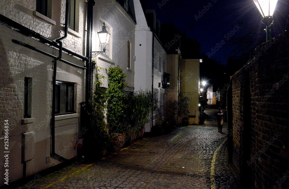 London mews at night