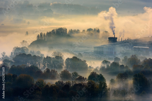 Schilderij op canvas Panorama Brianzolo con nebbia