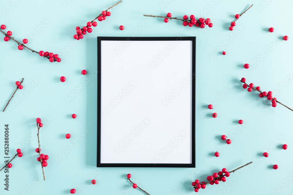 Berries composition. Photo frame, red berries on pastel pink background. Flat lay, top view, copy space - obrazy, fototapety, plakaty 