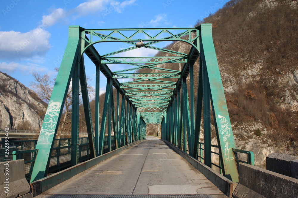 Fototapeta premium Old iron green bridge