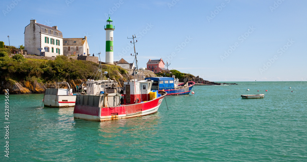 Port breton de Doëlan dans le Finistère - obrazy, fototapety, plakaty 