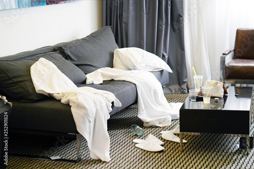 фотографія Mess in the hotel room