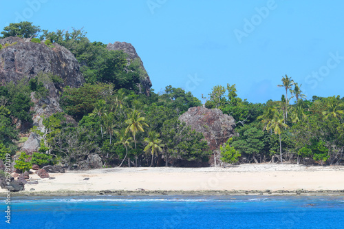 Palms and beach of the Sacred Islands, Mamanuca Islands, Fiji © Marco Ramerini